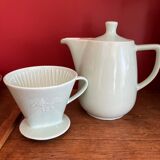 Coffee maker and filter holder