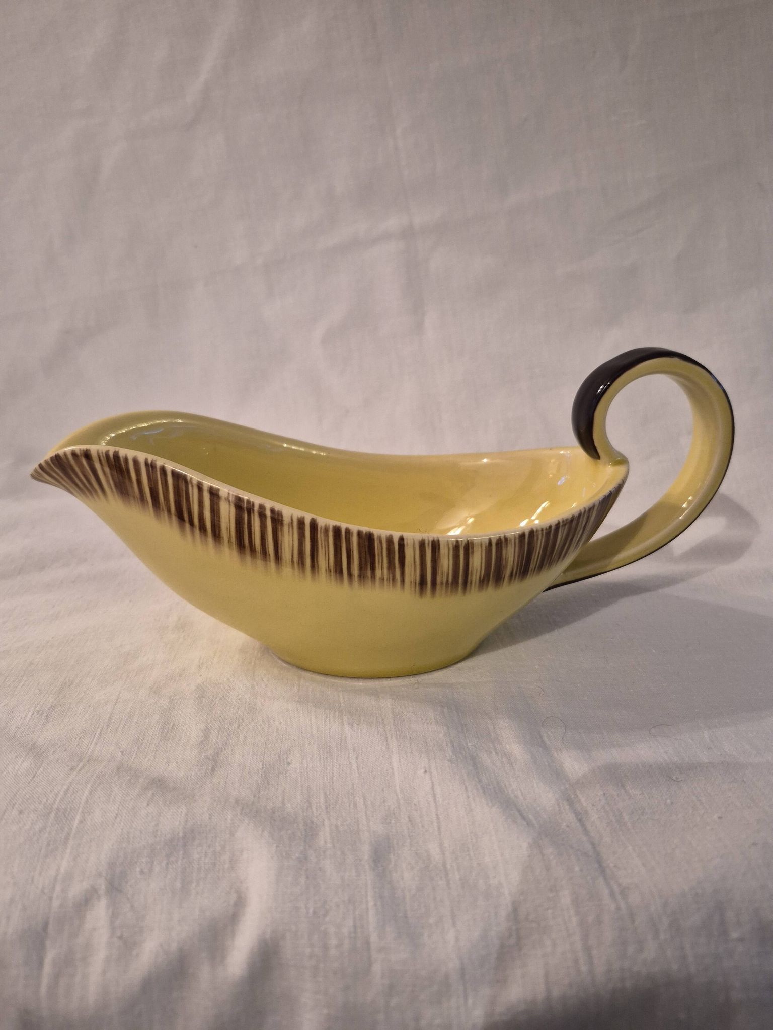 Saucière en faïence de Saint Clément Jaune et marron A083