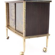 Bar électrifié à roulettes, 1960