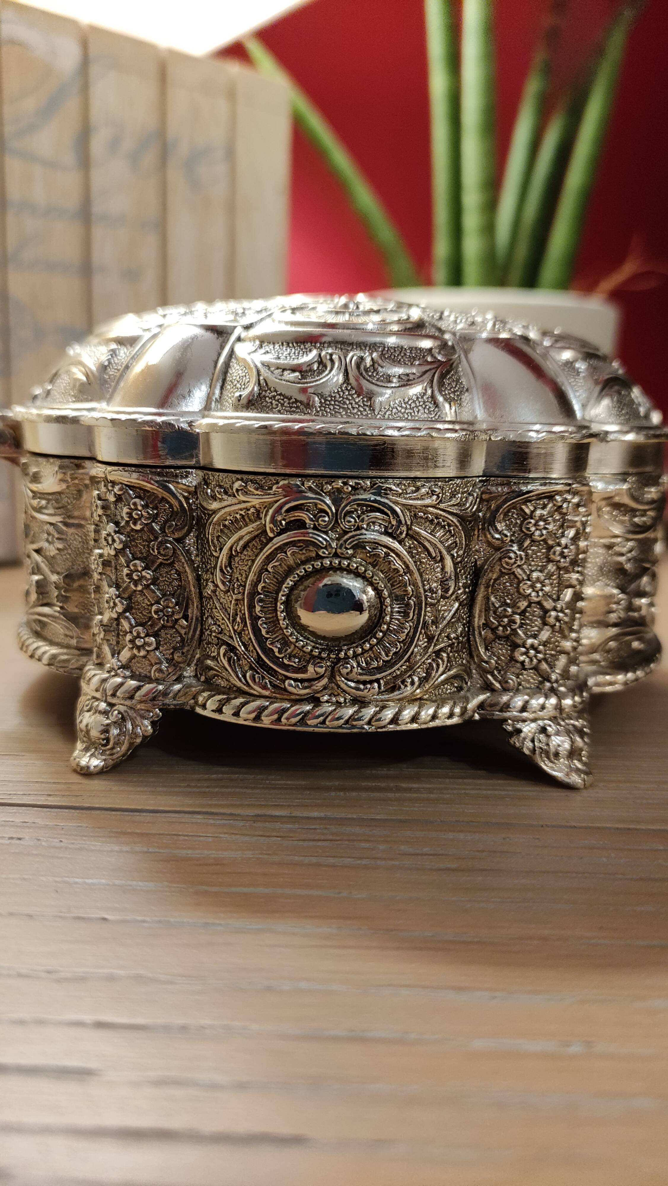 Beautiful silver metal jewelry box