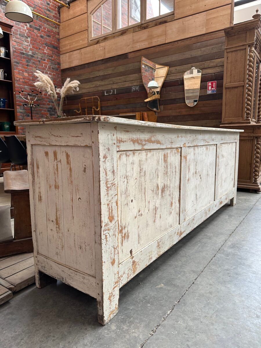 Trading counter early 20th century