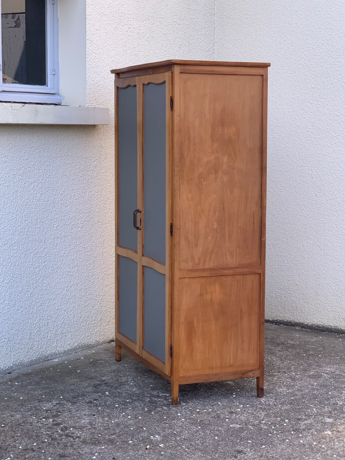 Vintage Parisian cabinet 1970s