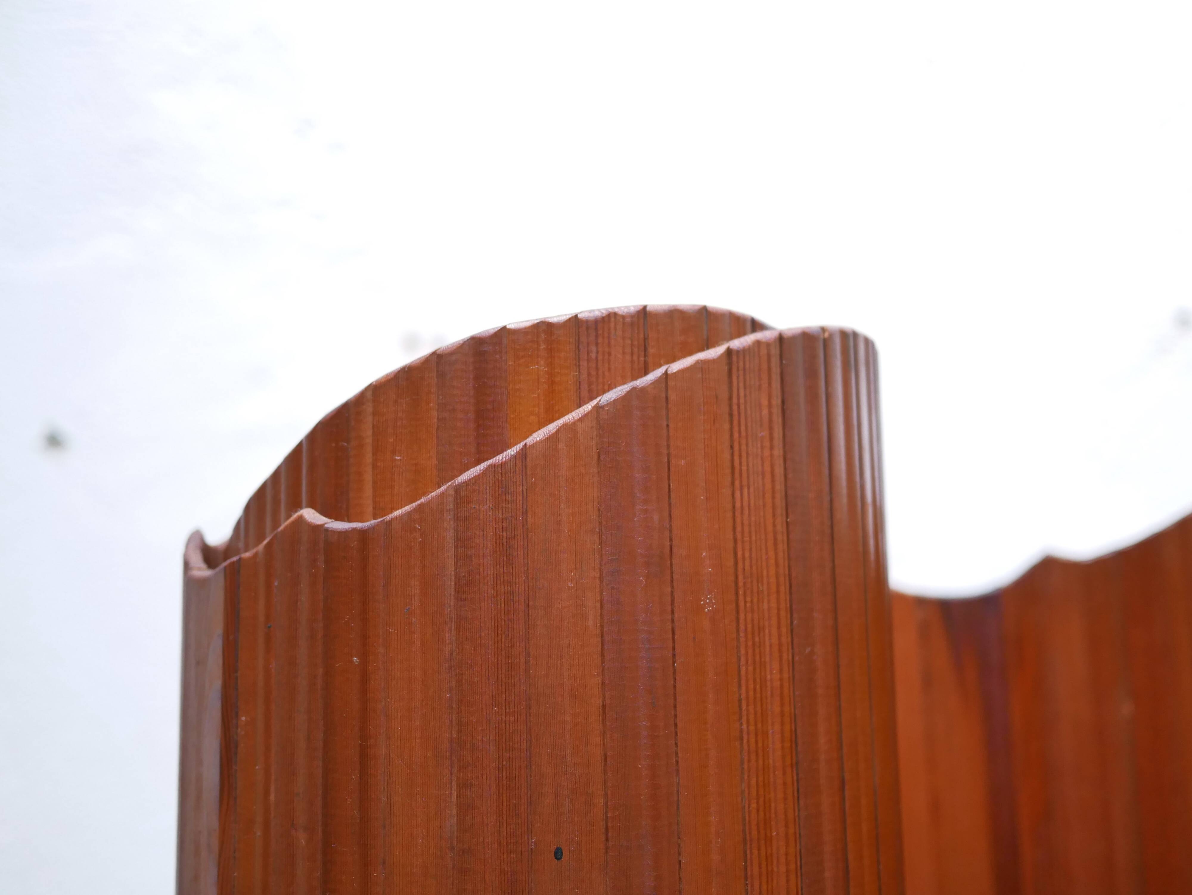 Vintage wooden screen published by snsa