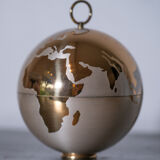 World map cigarette holder