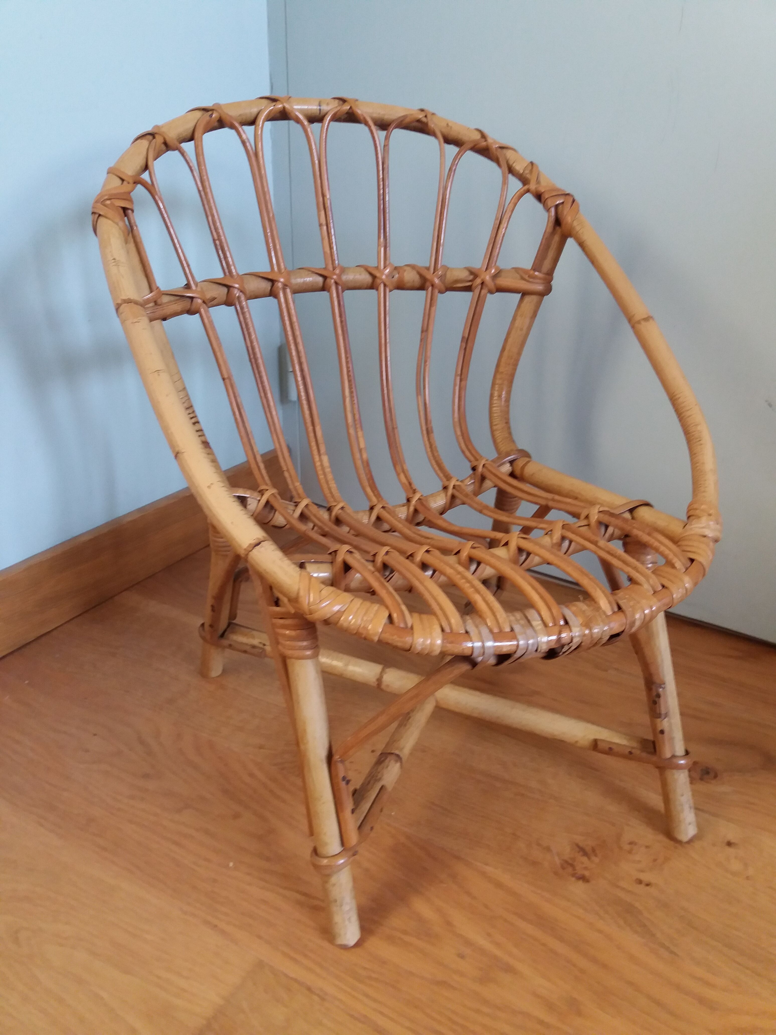 Children's armchair shell basket wicker rattan