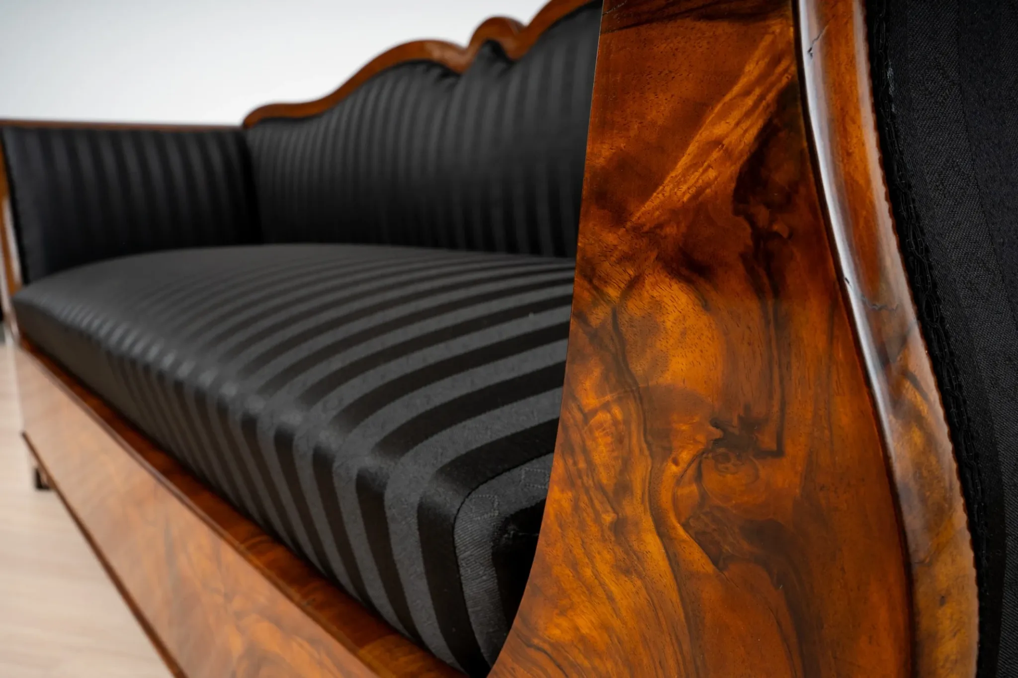 Exceptional 19th Century Biedermeier Walnut Sofa, circa 1850