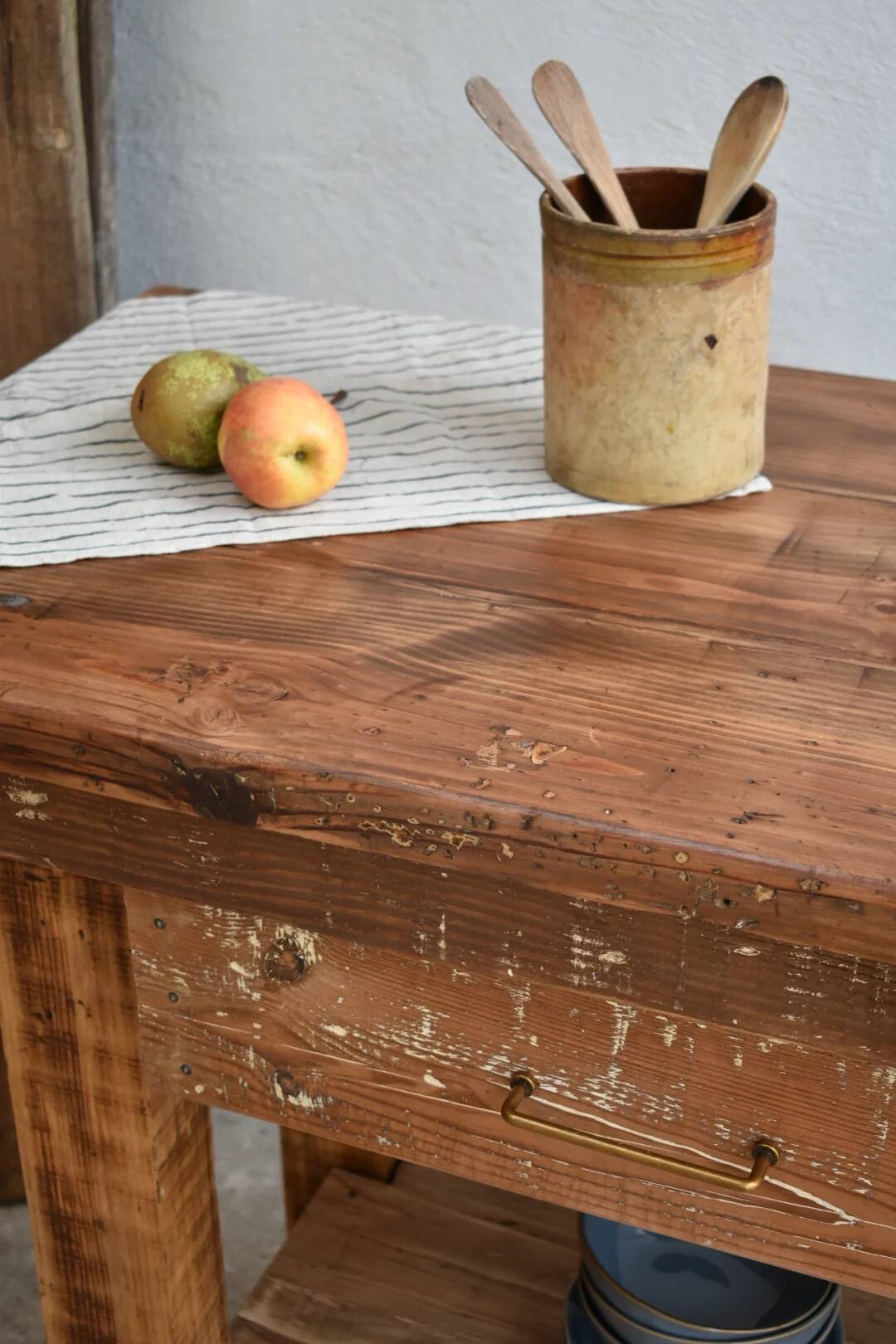 The workbench or kitchen island
