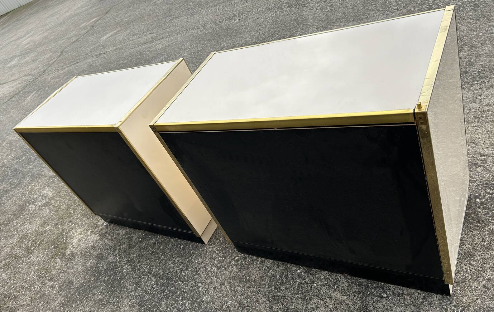 Cabinet and chest of drawers in ivory lacquer, inspired by Mahey and Vandel.