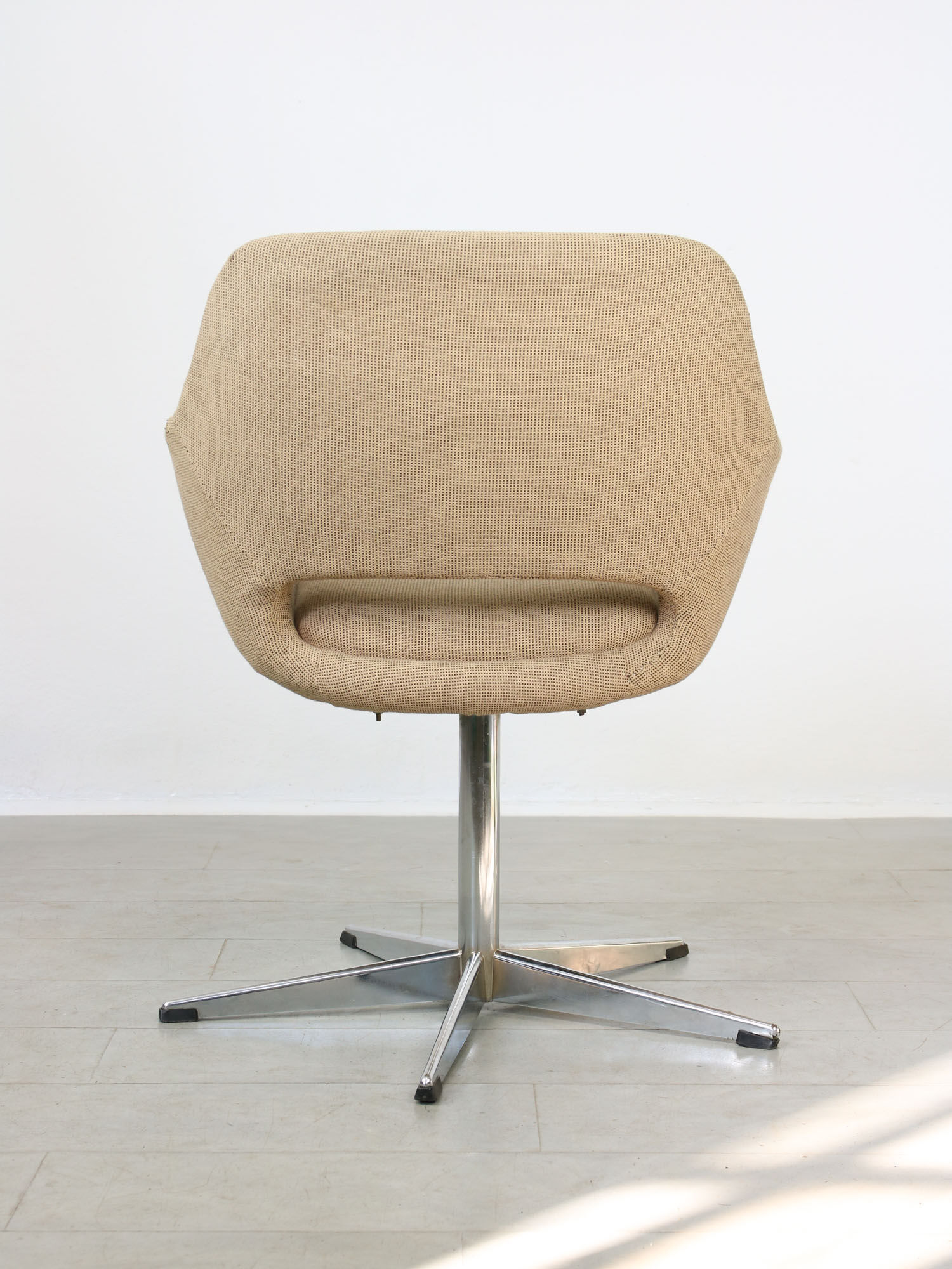Mid-century beige fabric swivel chair from stol