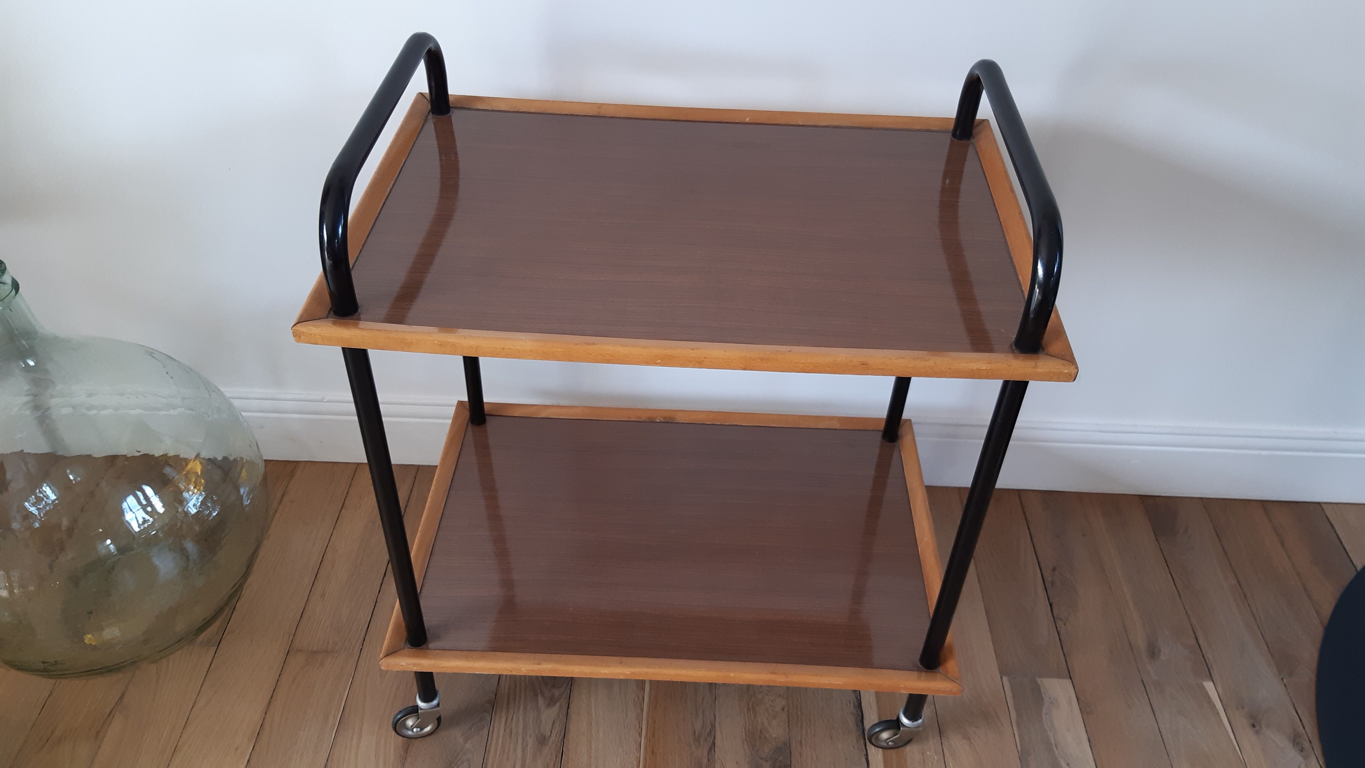 Served in beech wood and formica 60s