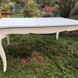 Table Louis XV style provençal en bois massif ancien, sculptée de motifs de végétaux