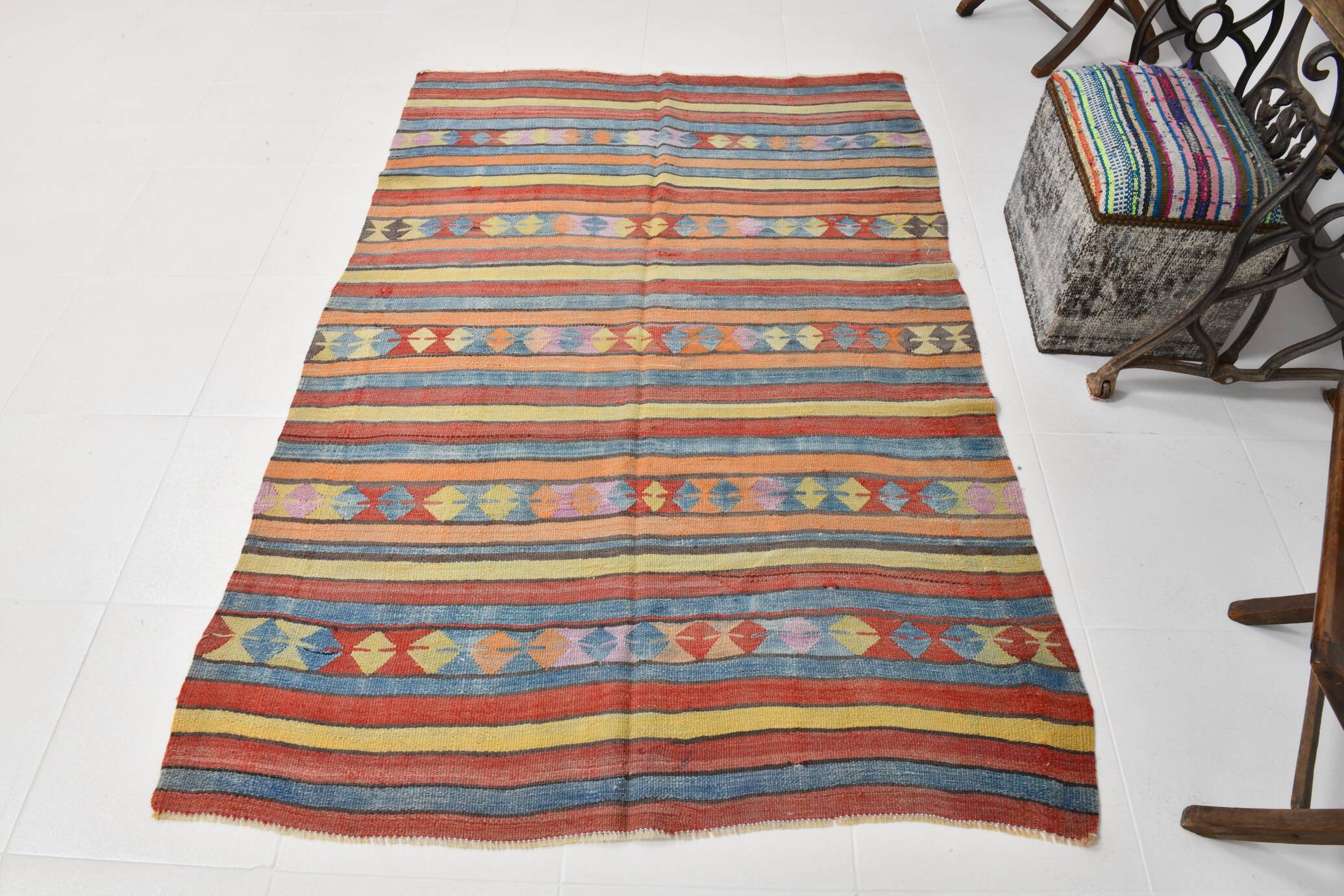 4x7 Handmade Wool Turkish Vintage Kilim Rug, 136x201Cm SK 32979