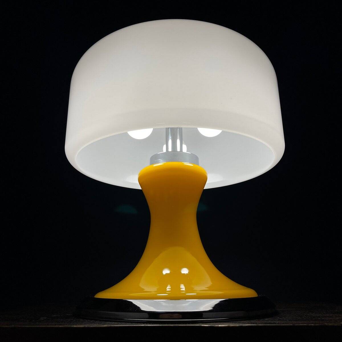 Mid-century Italian yellow table lamp from the 1970s.