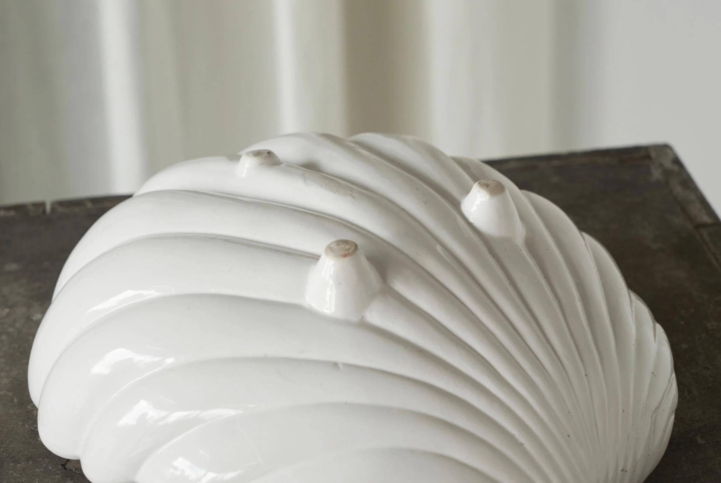 Grande coupe en céramique forme coquillage Art déco milieu 20e siècle