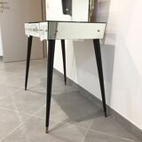 Dressing table vintage art déco in mirror