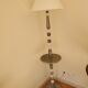 Lampadaire avec sa tablette