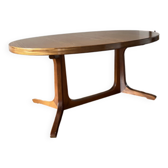 Baumann table: the charm of mid-century scandinavian design