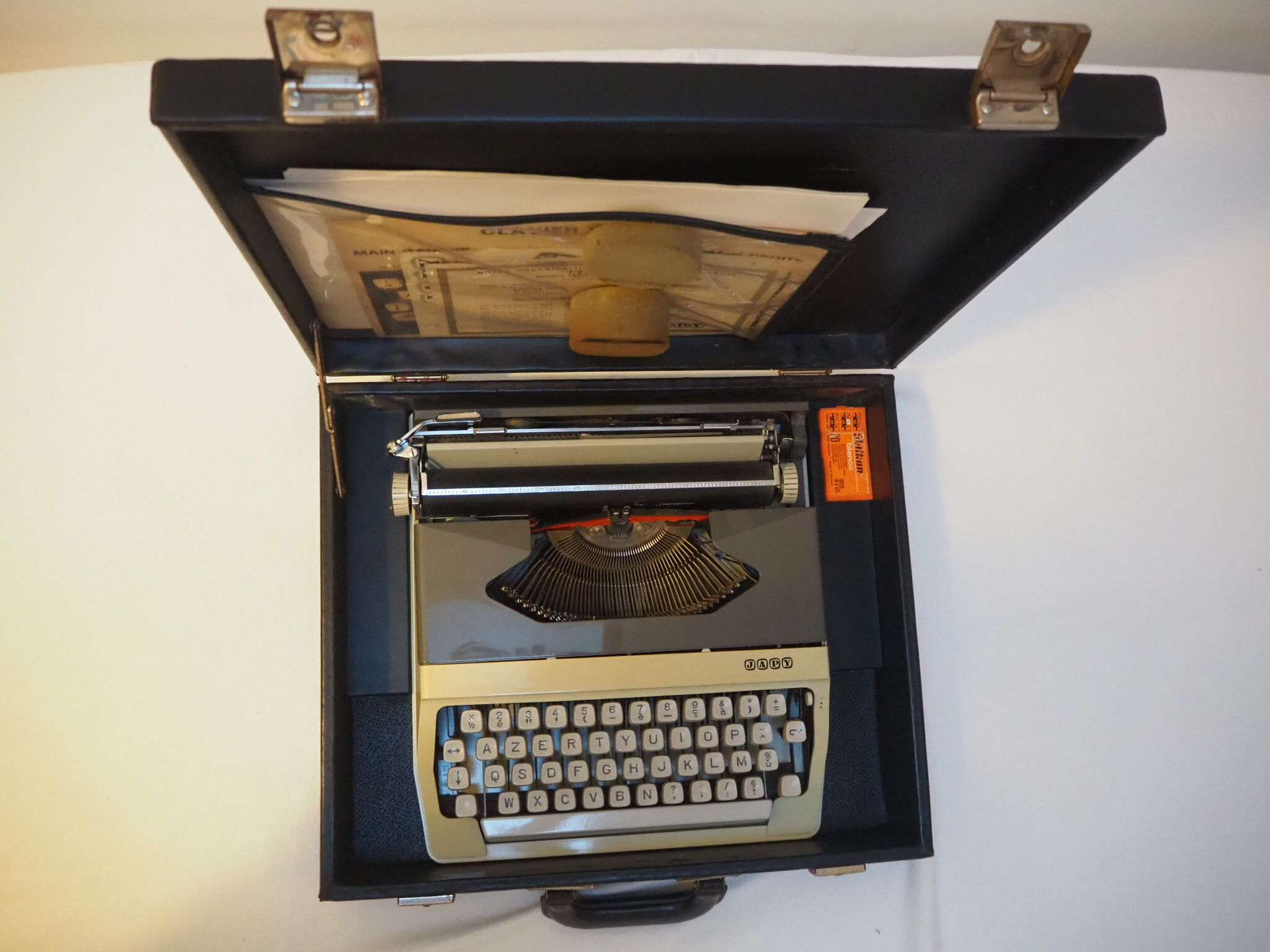 Typewriter Japy L70 - 1968 (with inkpad nine)