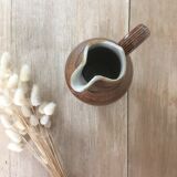 Bonny sandstone pitcher