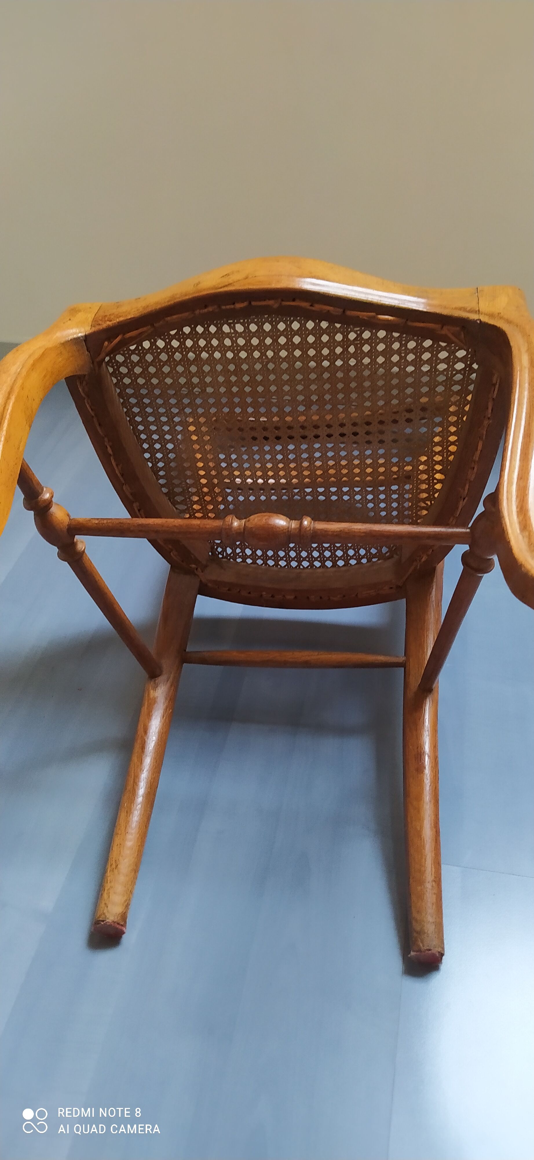 Chaise cannée ancienne