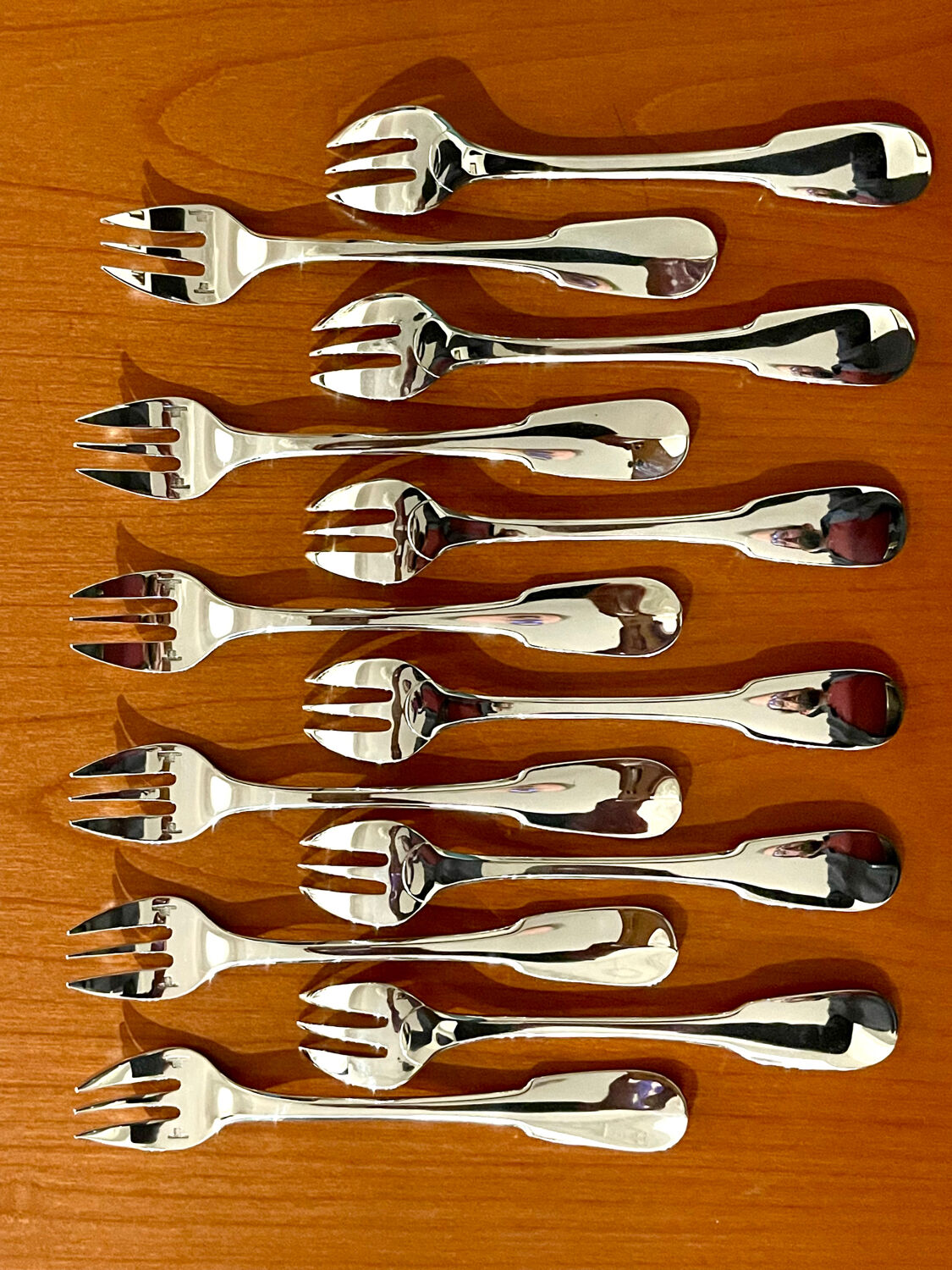 Christofle Cluny 12 oyster and shellfish forks