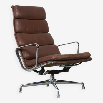 Herman Miller lounge chair, EA222