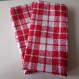 Set of 2 vintage towels