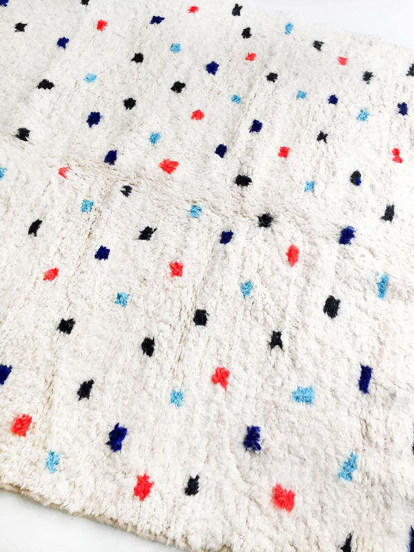 Tapis berbère Beni Ouarain écru à gros pois colorés 300x206cm