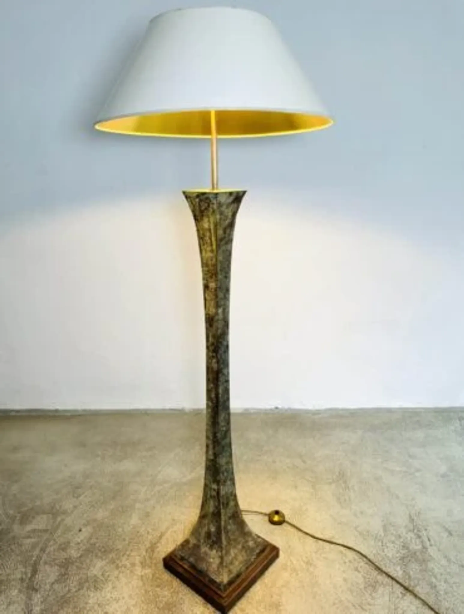 Lampe de table D-2128 par Raak Amsterdam, Pays-Bas, années 1970.
