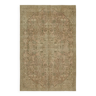 Hand-Knotted Persian One of a Kind 1970s 190 cm x 289 cm Beige Wool Carpet