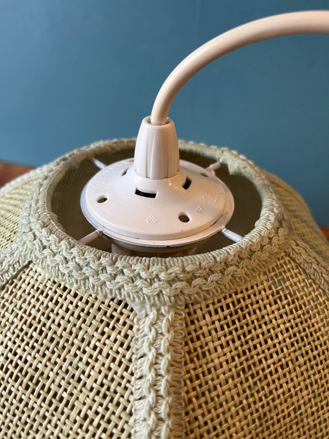 70s/80s pendant lamp in green rattan and embroidery