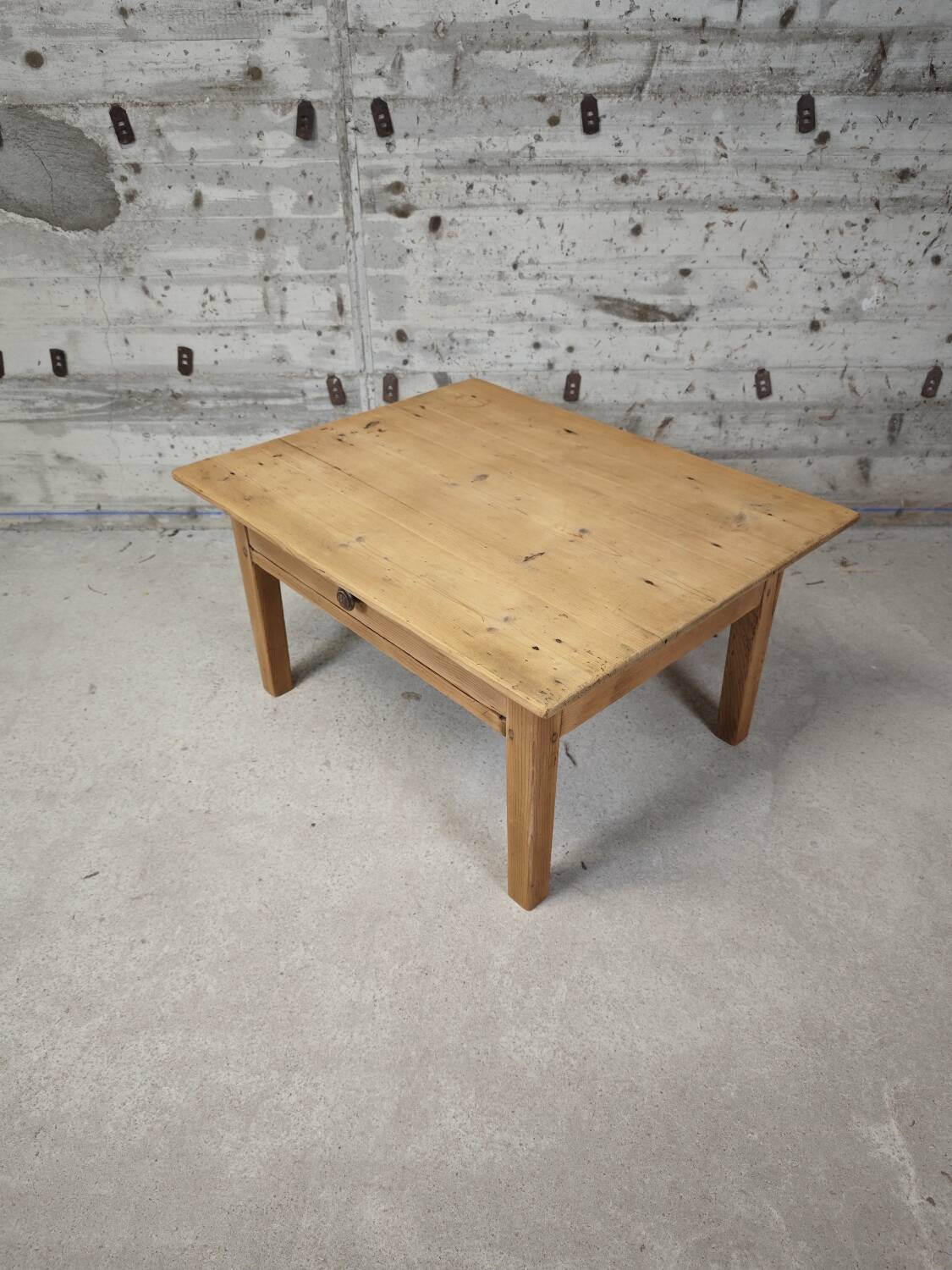 Table basse de ferme