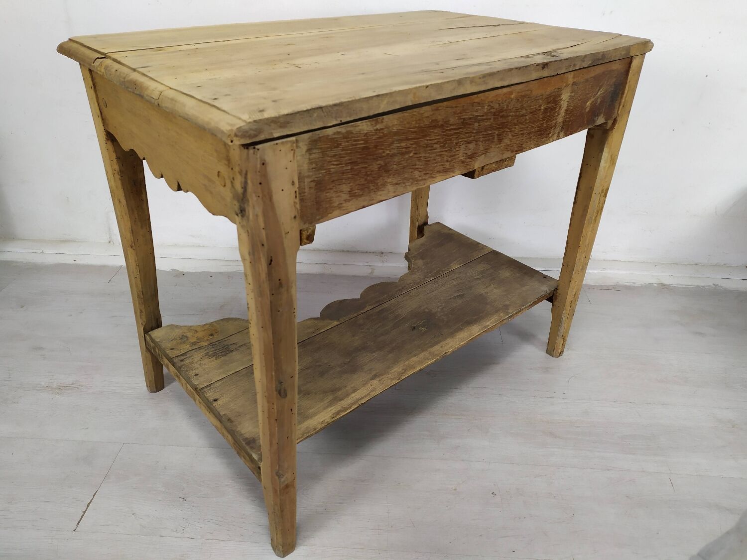 Rustic toilet table