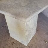 Coffee table in the shape of an eye