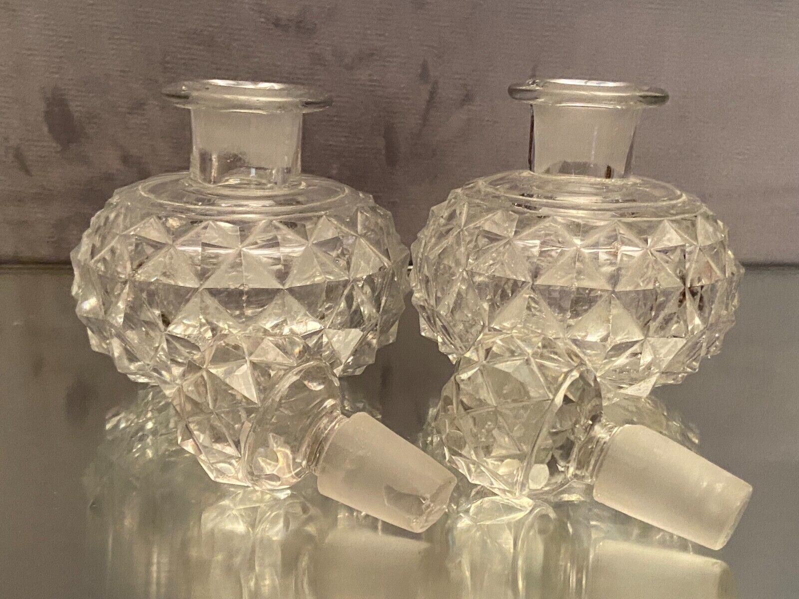 Pair of bottles nineteenth crystal Baccarat decoration diamond tips