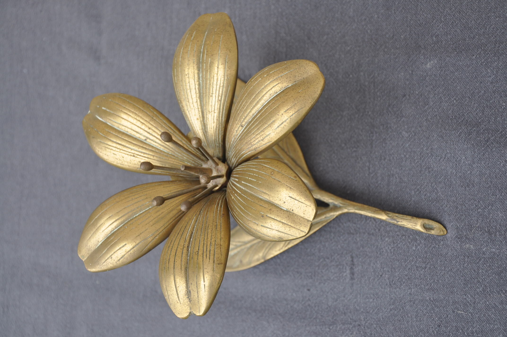Fleur cendrier en laiton vintage