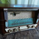 Old vintage radio Reela