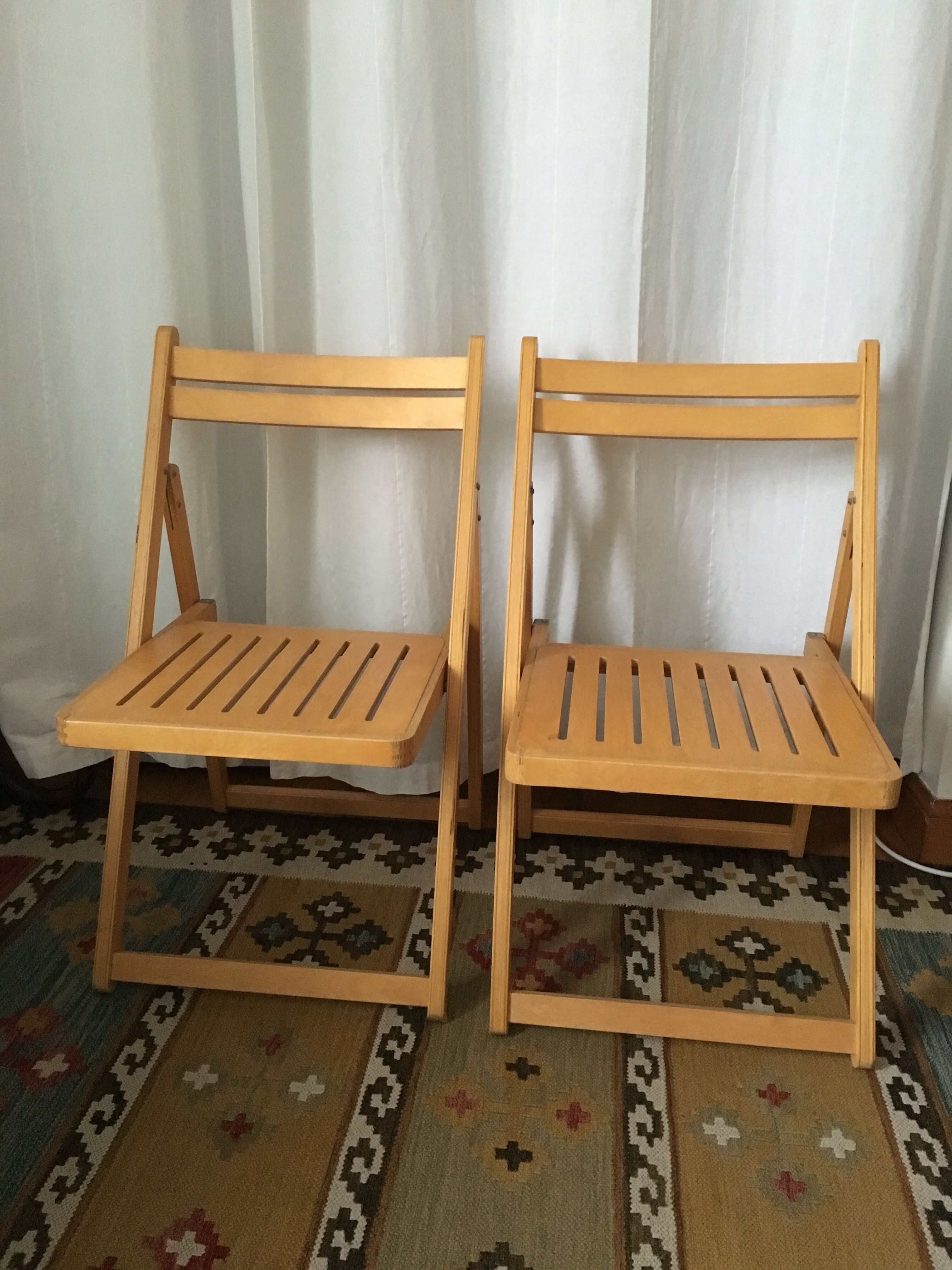 Pair of chairs folding vintage