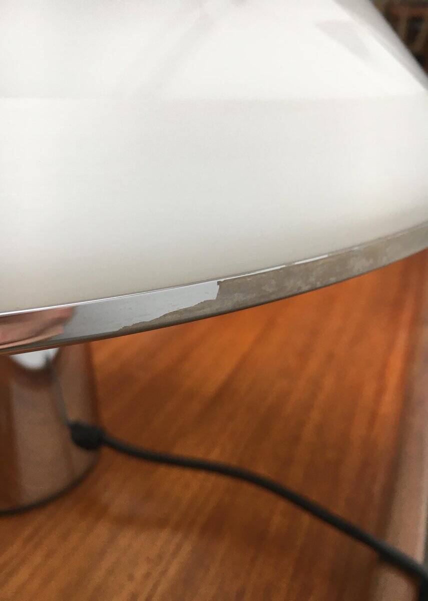 Elpis 4035 vintage Italian table lamp by Guzzini