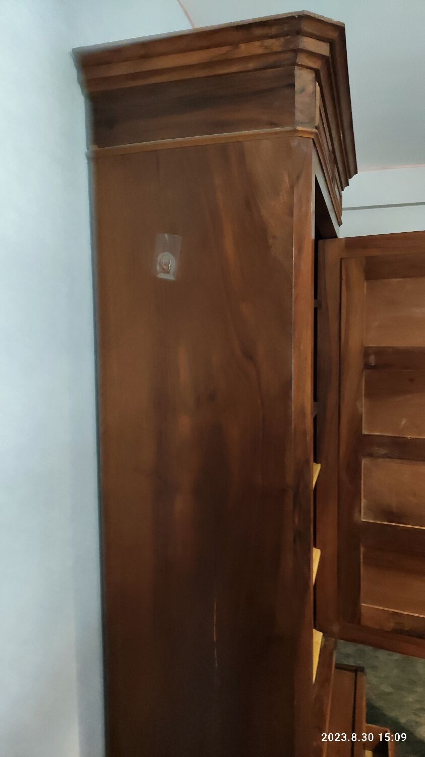 "Standing Man" Cabinet
