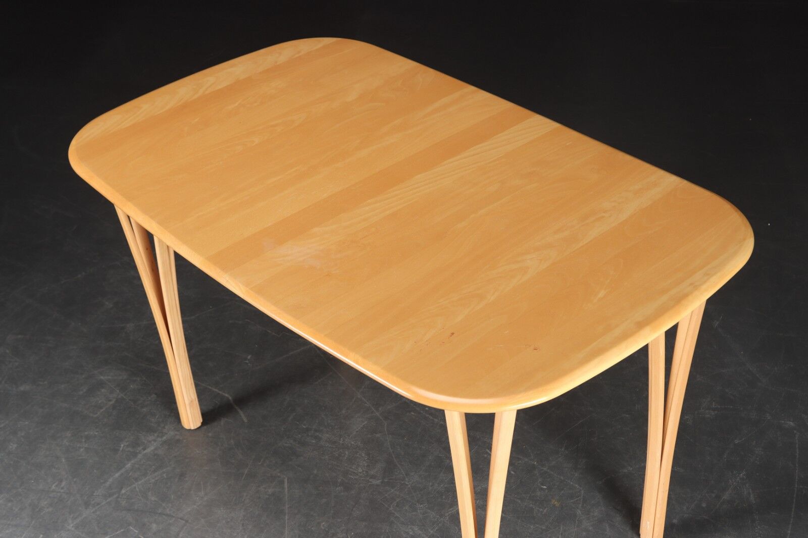 Table à manger en bois de hêtre Haslev