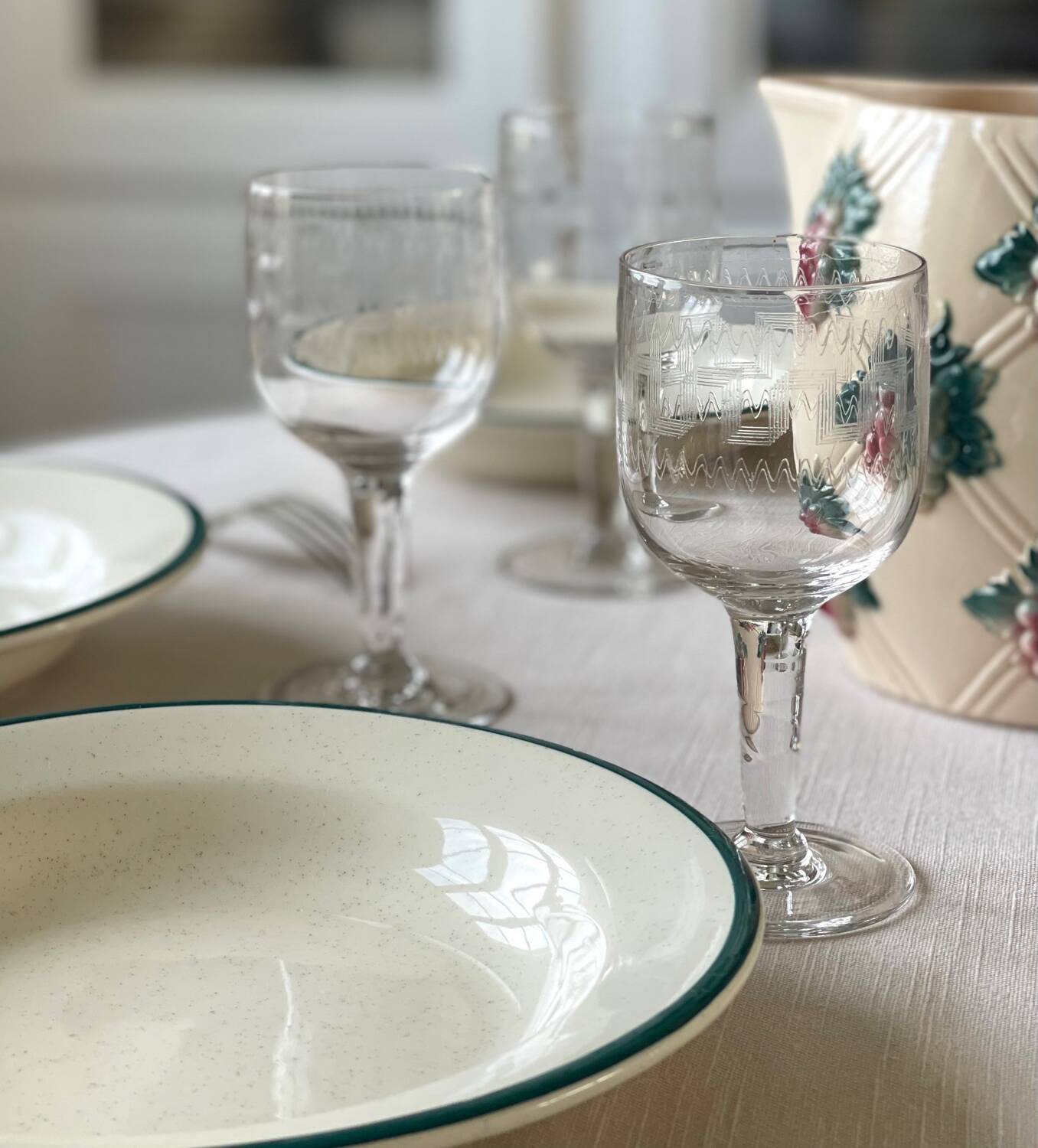 6 earthenware soup plates