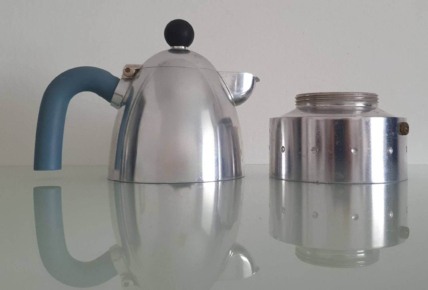 Pelicano coffee maker from Alessi by Michael Graves (1995)