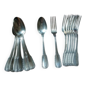 14 couverts anciens en métal argenté 