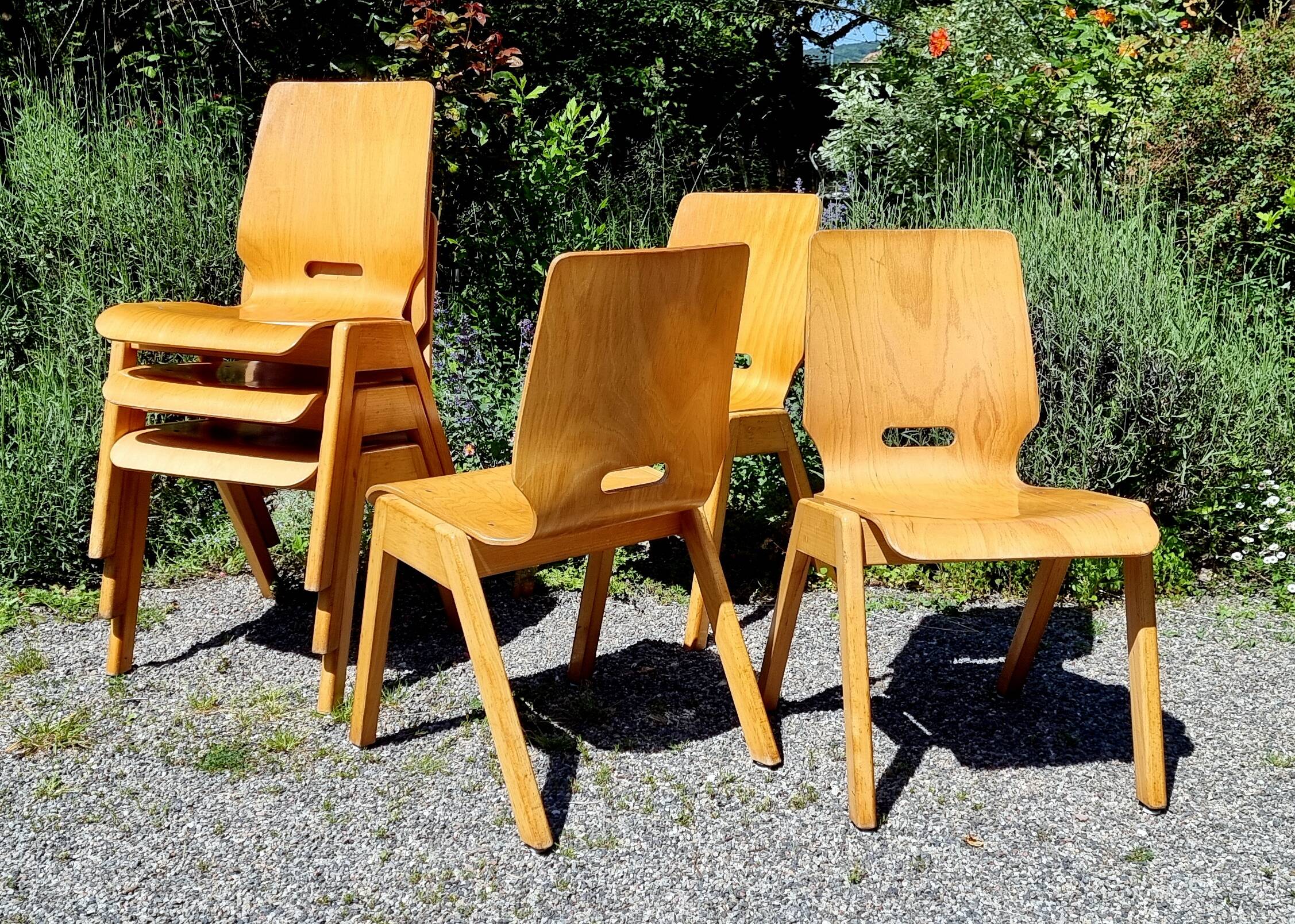 Set of 6 stackable Scandinavian wooden bistro chairs