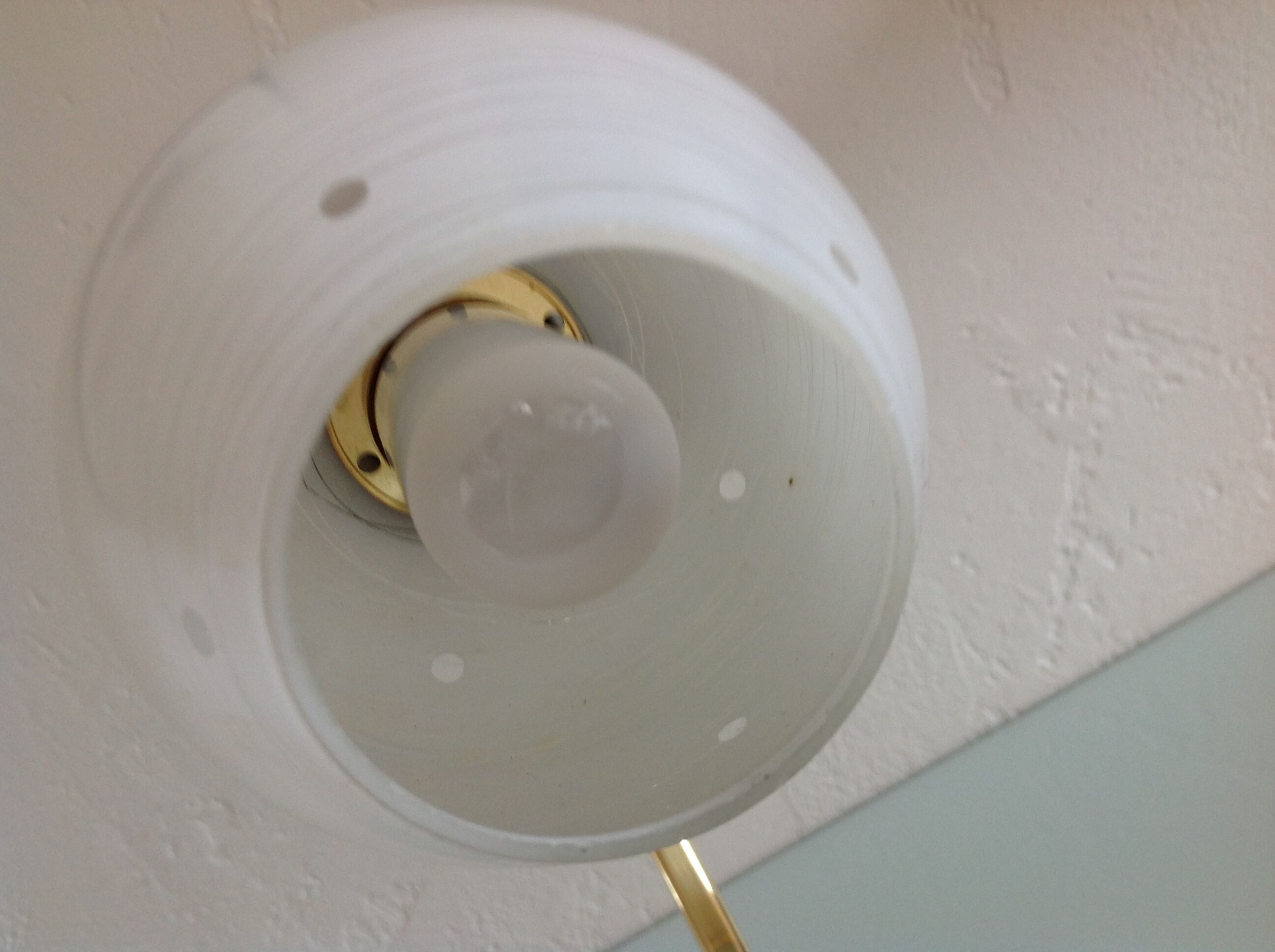 Bedside lamp brass and opaline / vintage 50s-60s