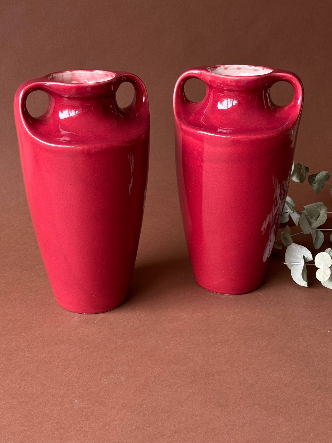 Lot de 2 vases en céramique émaillé pourpre