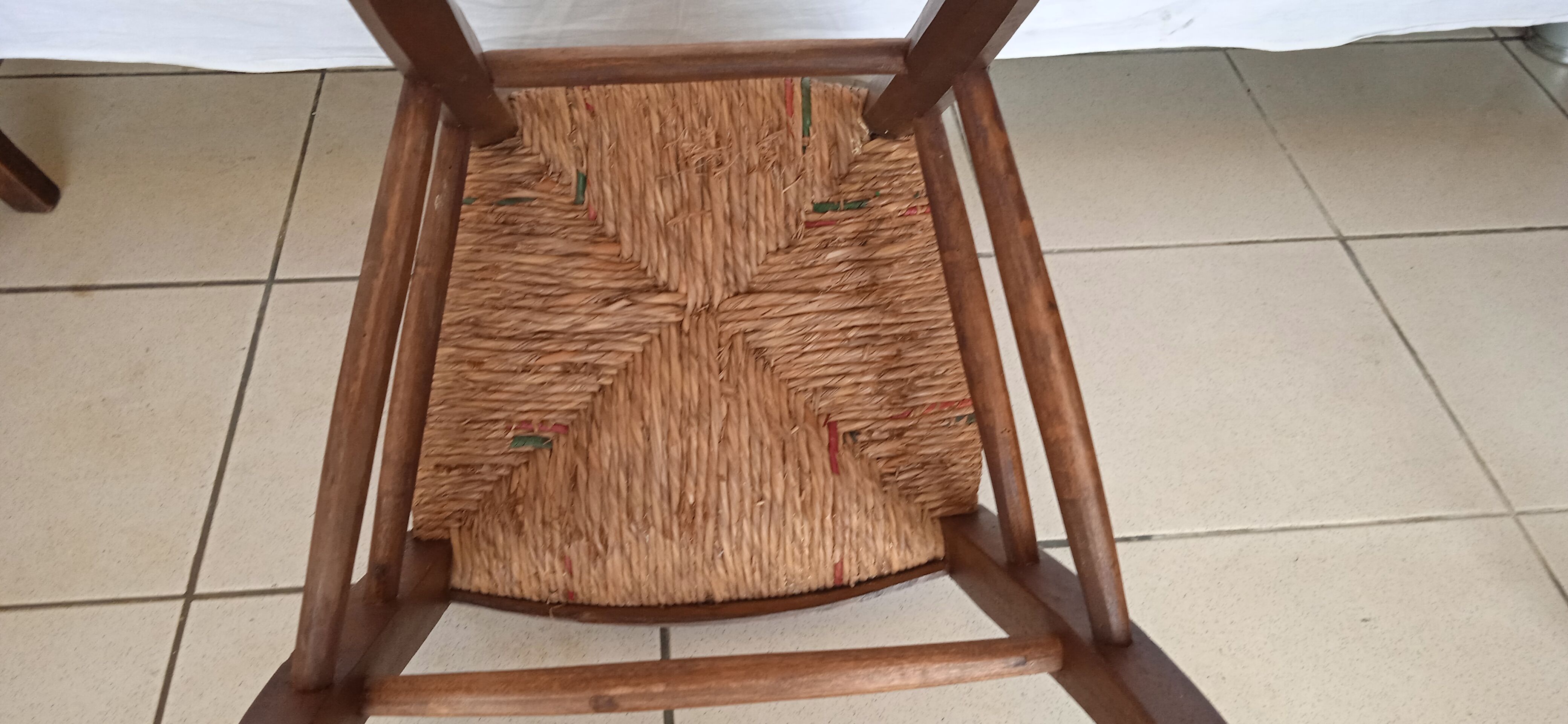 Series of 4 straw chairs