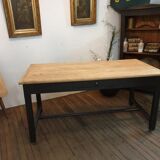 Farm table