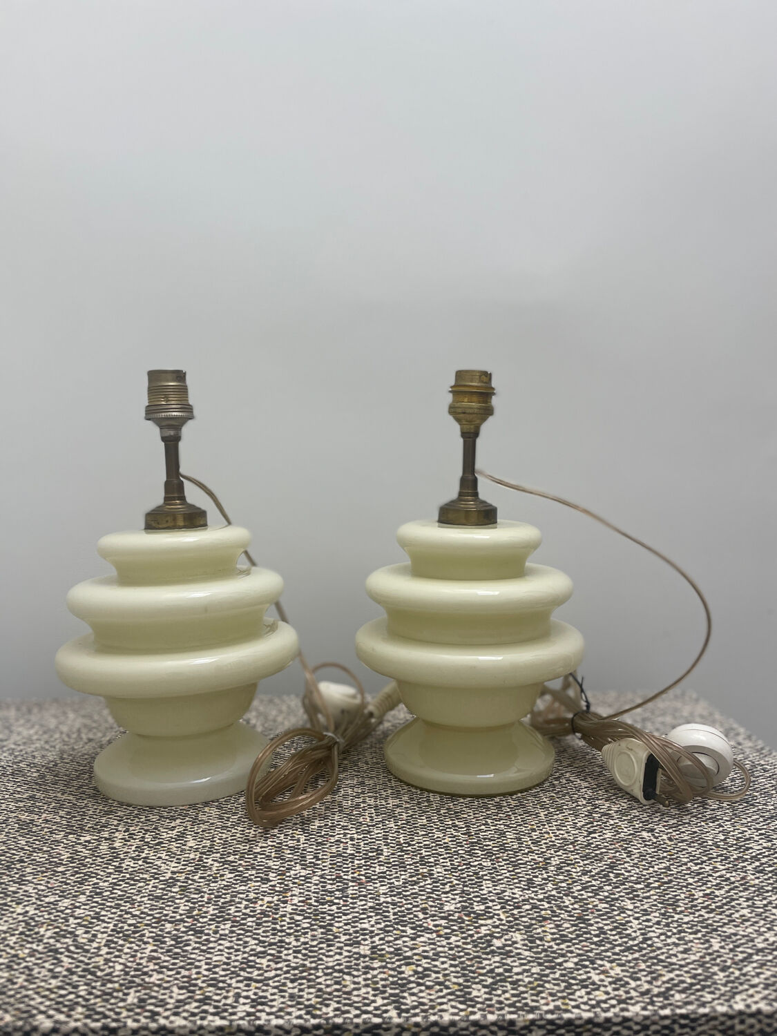 Pastel yellow opaline lamp